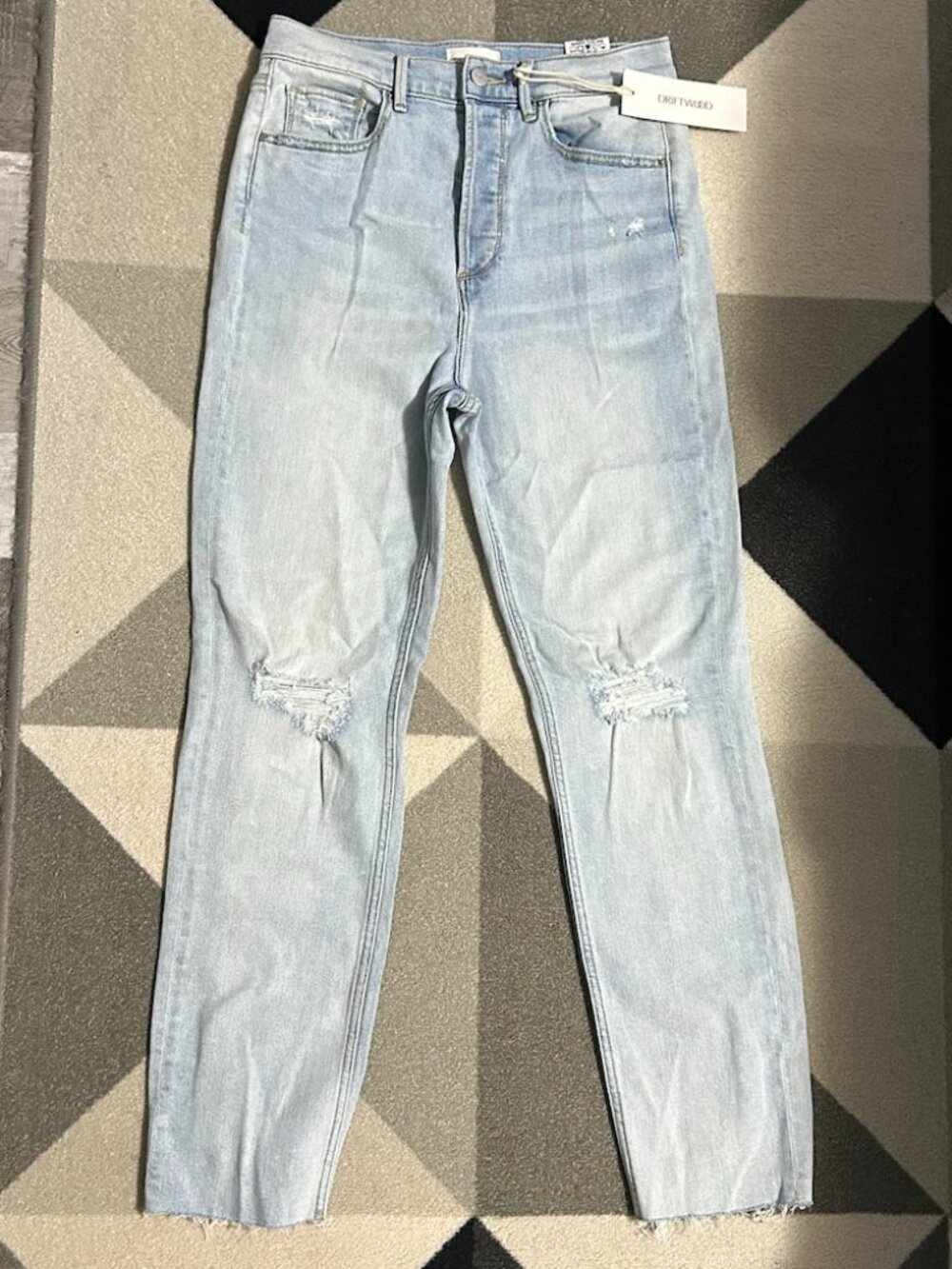 NWT DRIFTWOOD Jordie BUTTON FLY Distressed/Raw Hem Jeans Women's Size 26‎